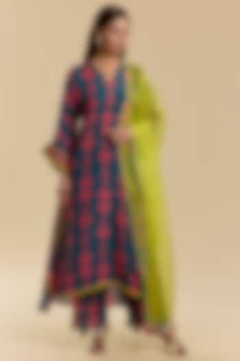 Blue Crepe Printed Kurta Set by Raji Ramniq at Pernia's Pop Up Shop