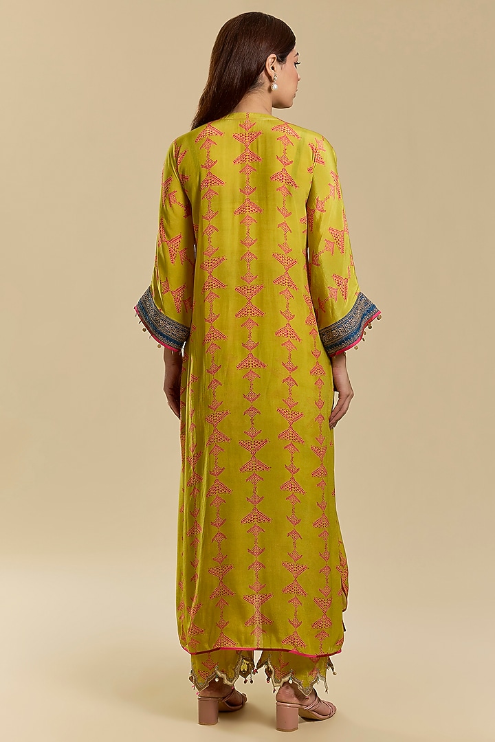 Yellow Crepe Printed Kurta Set by Raji Ramniq at Pernia's Pop Up Shop