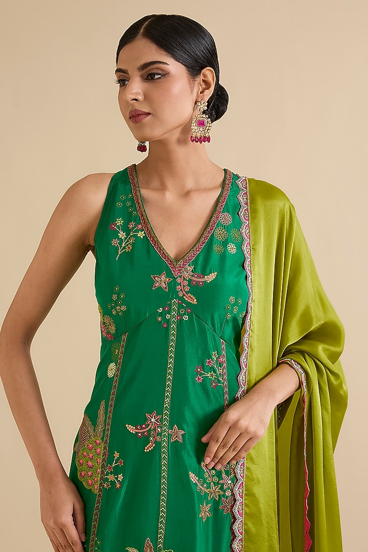 Green Silk Hand Embroidered Kurta Set by Raji ramniq at Pernia's Pop Up Shop