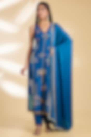 Teal Blue Silk Hand Embroidered Kurta Set by Raji ramniq at Pernia's Pop Up Shop