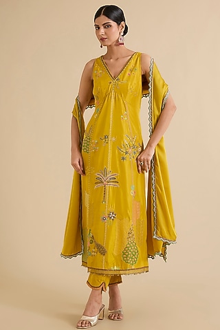 Yellow Silk Hand Embroidered Kurta Set by Raji ramniq
