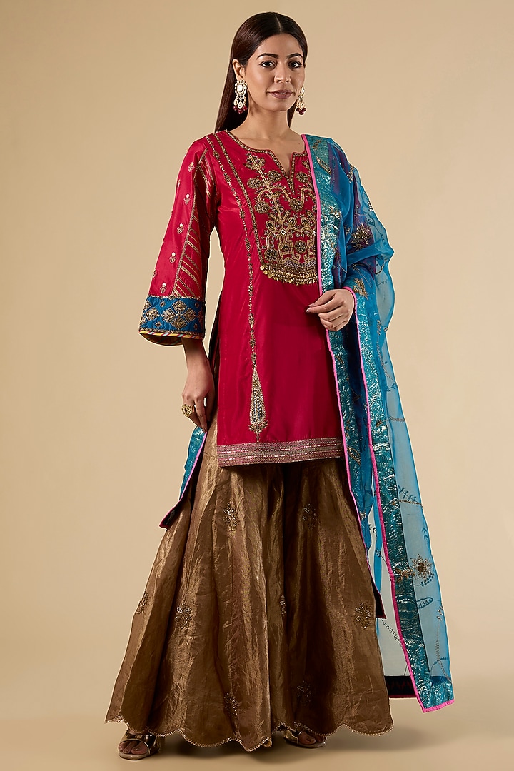 Red Silk Hand Embroidered Short Kurta Set by Raji Ramniq at Pernia's Pop Up Shop