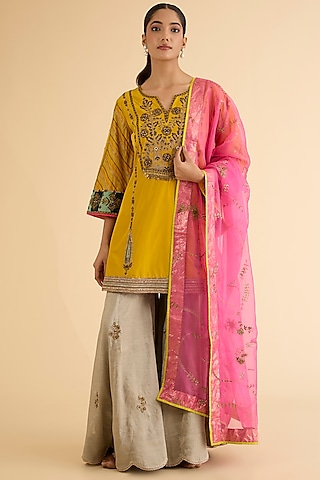 Yellow Silk Hand Embroidered Kurta Set by Raji ramniq
