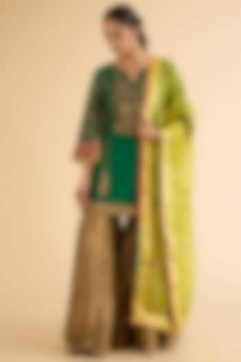 Emerald Green Silk Hand Embroidered Kurta Set by Raji ramniq at Pernia's Pop Up Shop