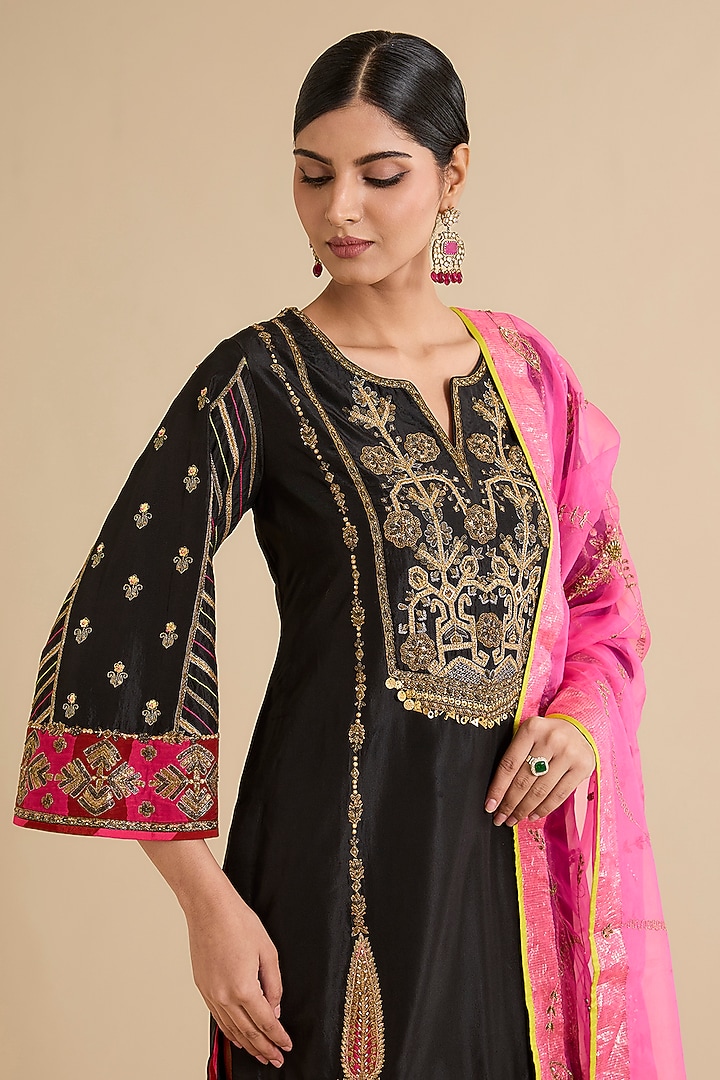 Black Silk Hand Embroidered Short Kurta Set by Raji ramniq at Pernia's Pop Up Shop