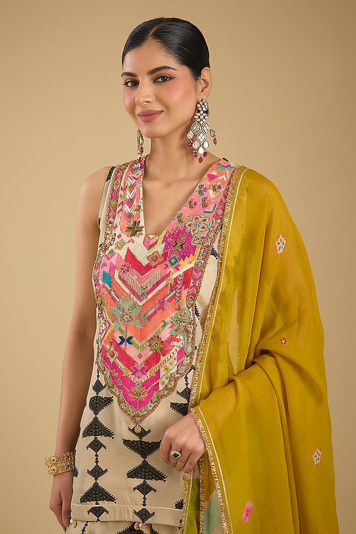Ivory Crepe Printed & Embroidered Kurta Set by Raji ramniq at Pernia's Pop Up Shop