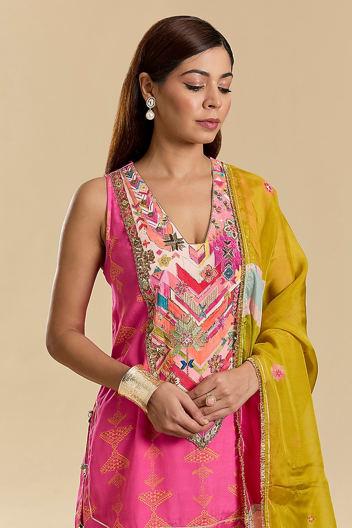 Hot Pink Crepe Printed Gharara Set by Raji Ramniq at Pernia's Pop Up Shop