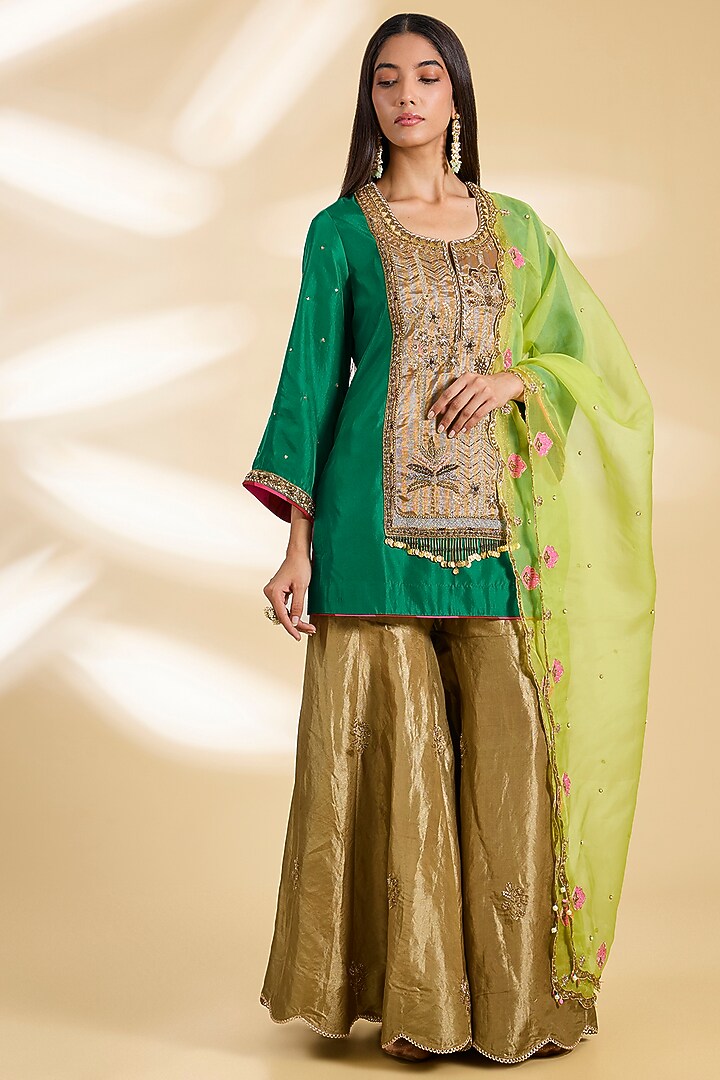Green Silk Hand Embroidered Kurta Set by Raji ramniq at Pernia's Pop Up Shop