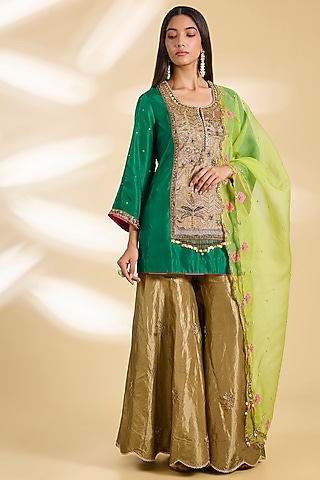 Green Silk Hand Embroidered Kurta Set by Raji ramniq