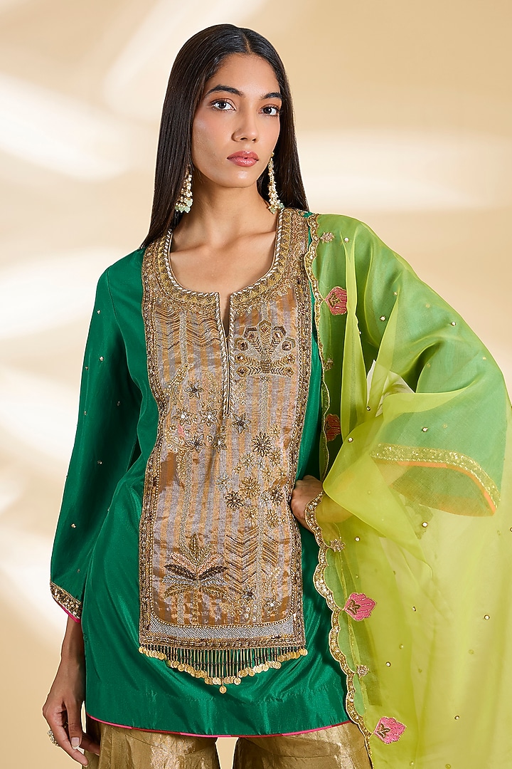 Green Silk Hand Embroidered Kurta Set by Raji ramniq at Pernia's Pop Up Shop
