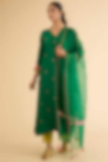 Green Silk & Modal Satin Hand Embroidered Kaftan Kurta Set by Raji ramniq at Pernia's Pop Up Shop