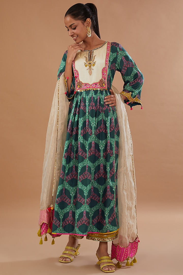 Teal Green Silk Hand Embroidered Kurta Set by Raji ramniq at Pernia's Pop Up Shop