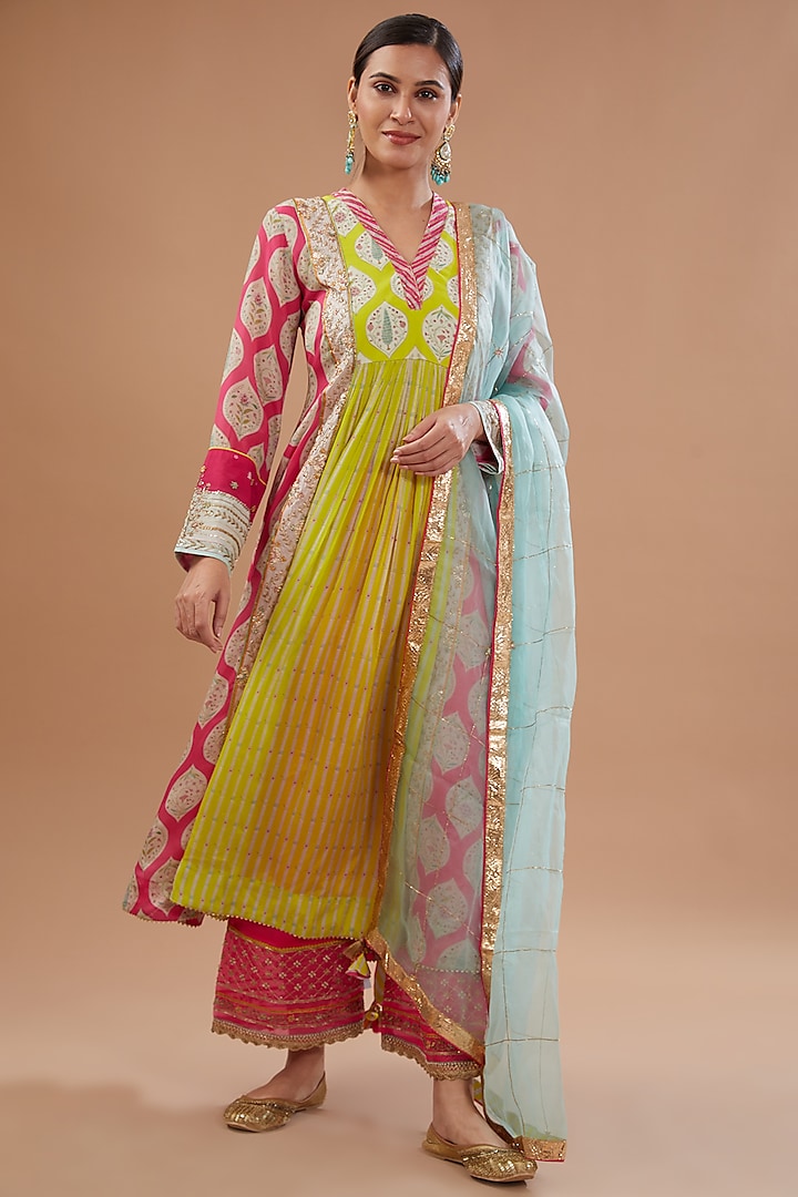 Magenta & Bright Lime Crepe Hand Embroidered Kurta Set by Raji ramniq at Pernia's Pop Up Shop