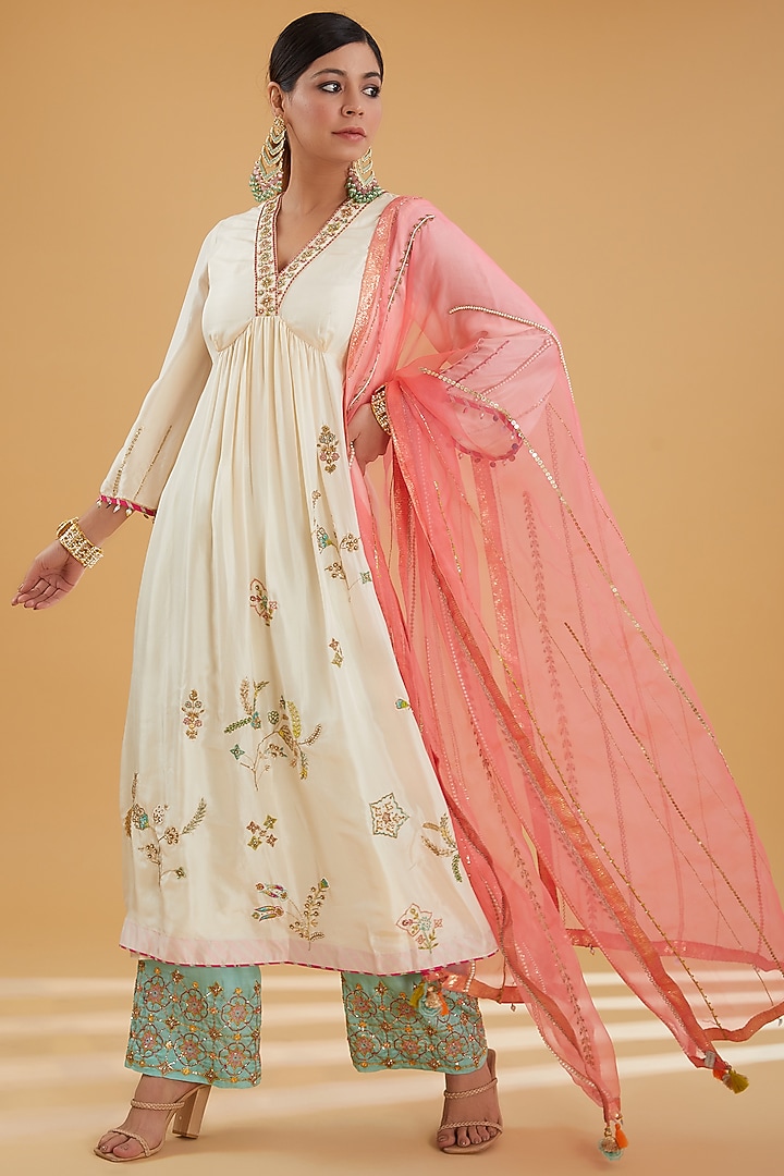 Ivory Silk Hand Embroidered Kurta Set by Raji Ramniq at Pernia's Pop Up Shop