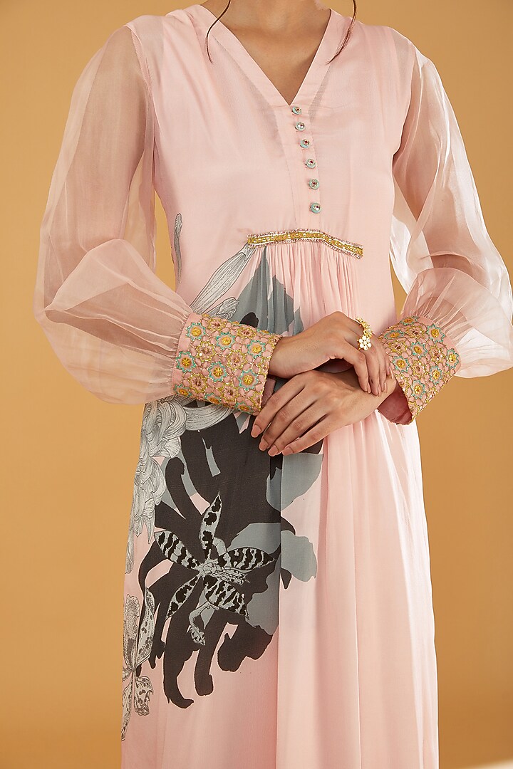 Nude Pink Crepe Printed Kurta Set by Raji Ramniq at Pernia's Pop Up Shop