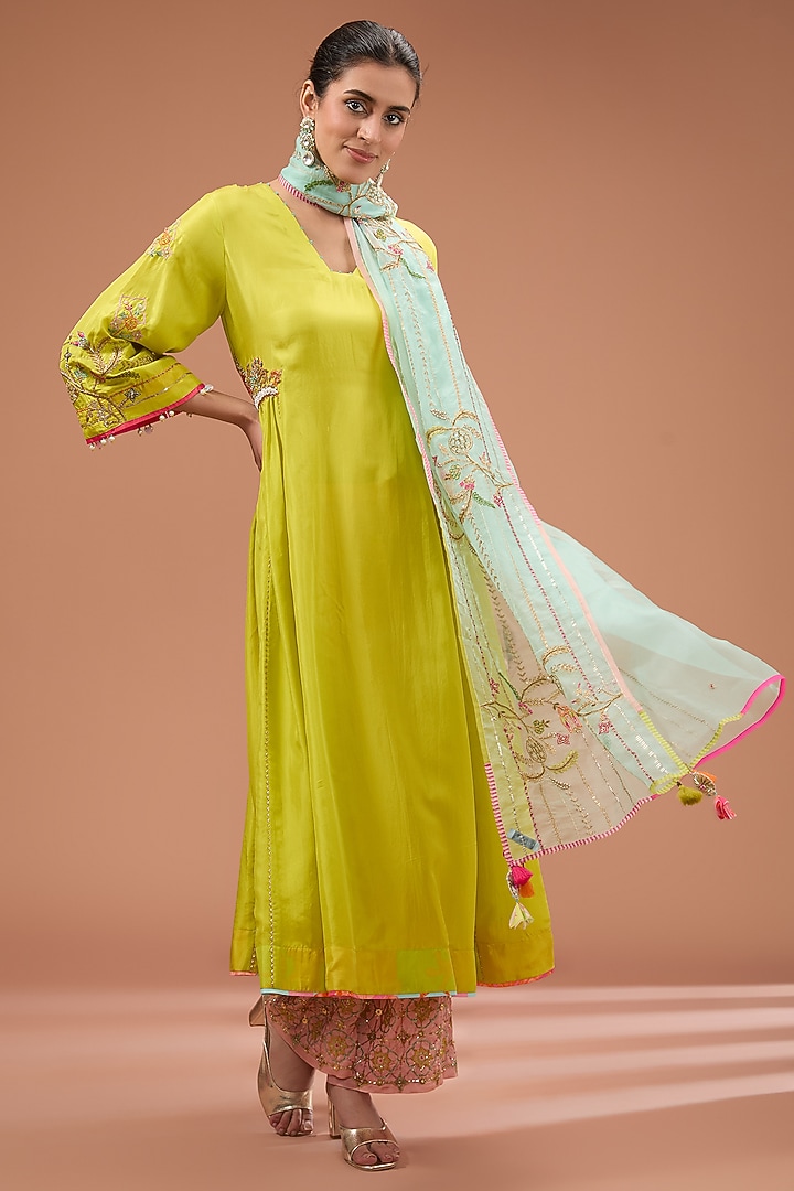 Green Silk Hand Embroidered Kurta Set by Raji Ramniq at Pernia's Pop Up Shop