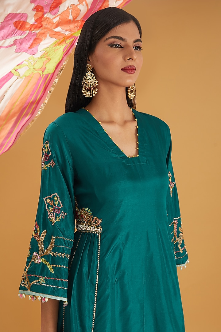Teal Green Silk Hand Embroidered Kurta Set by Raji ramniq at Pernia's Pop Up Shop