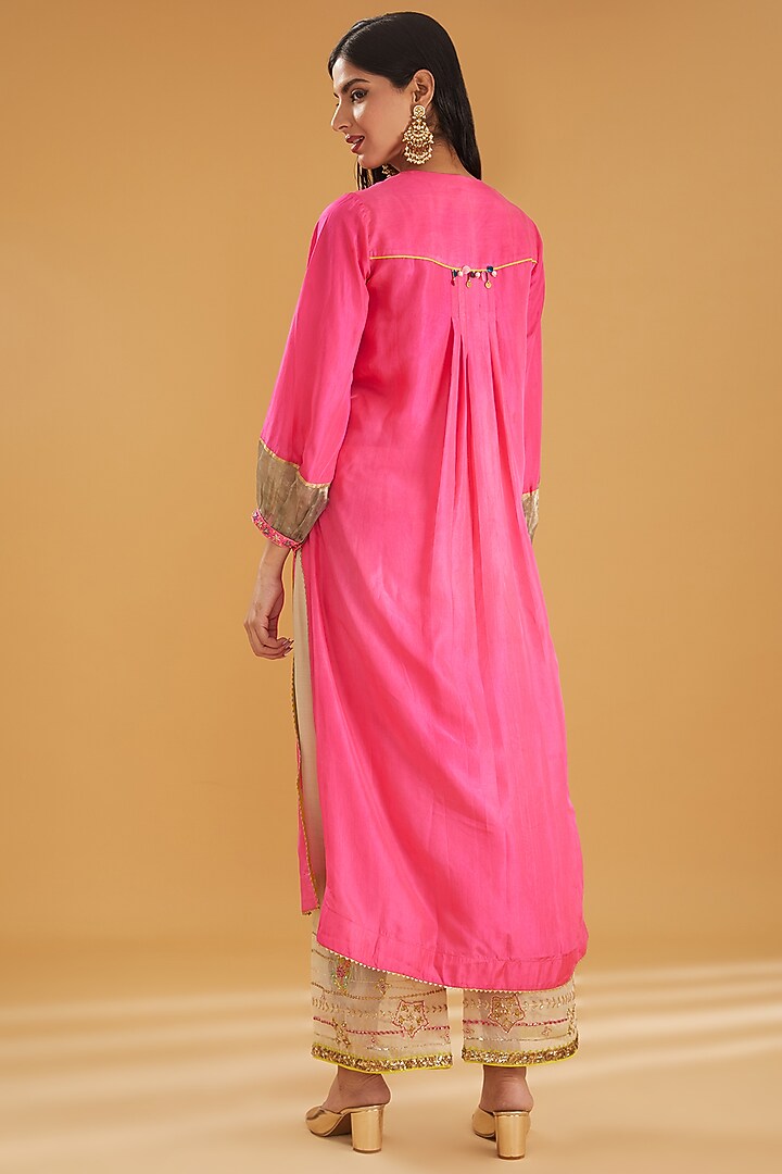 Pink Silk Hand Embroidered Kurta Set by Raji ramniq at Pernia's Pop Up Shop