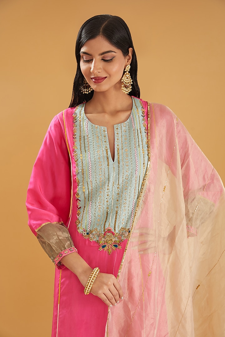 Pink Silk Hand Embroidered Kurta Set by Raji ramniq at Pernia's Pop Up Shop