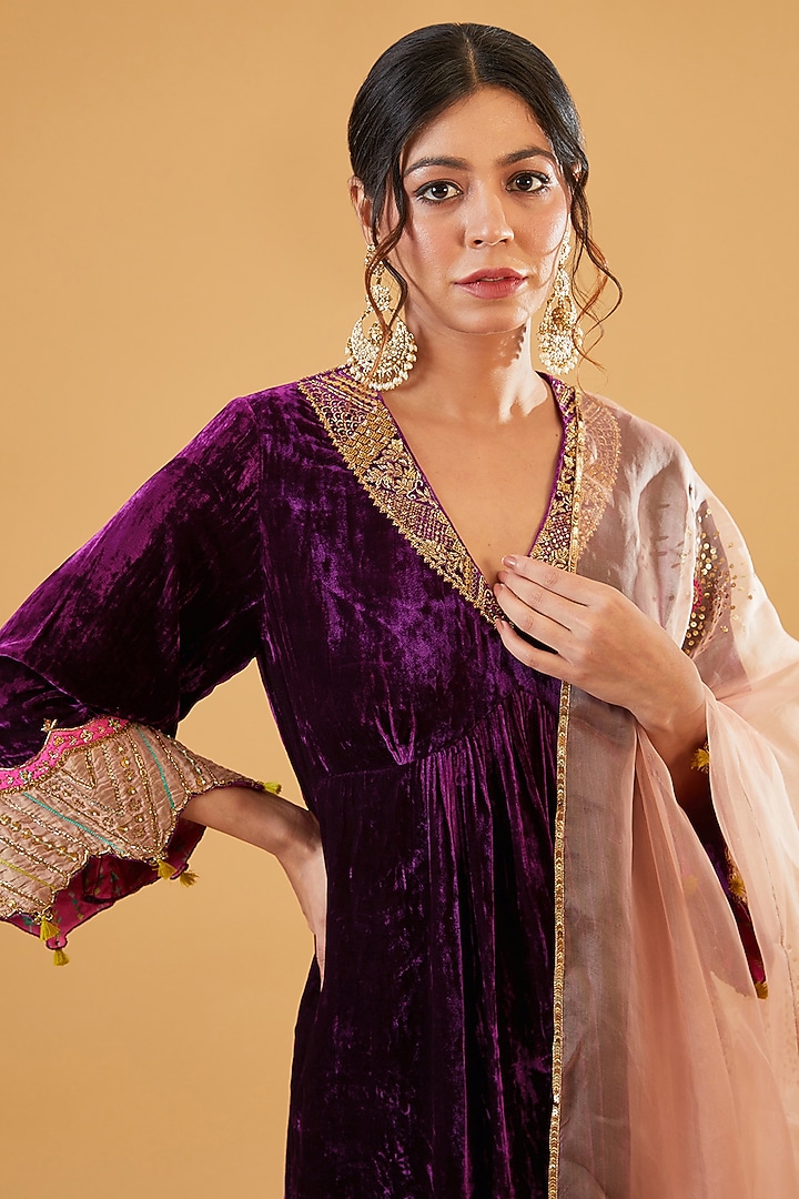 Purple Silk Velvet Hand Embroidered Kurta Set by Raji Ramniq at Pernia's Pop Up Shop