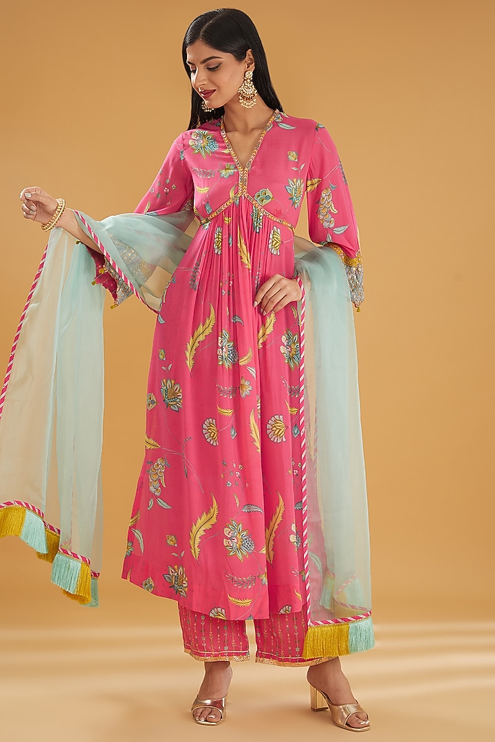 Hot Pink Crepe Printed & Embroidered Kurta Set by Raji ramniq at Pernia's Pop Up Shop