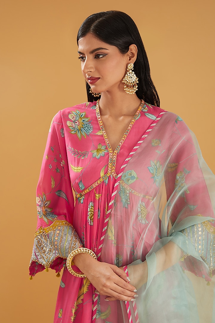 Hot Pink Crepe Printed & Embroidered Kurta Set by Raji ramniq at Pernia's Pop Up Shop