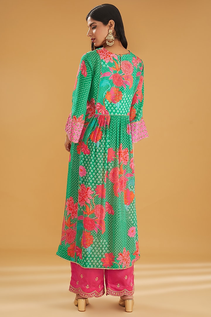 Green Crepe Printed & Embroidered Kurta Set by Raji ramniq at Pernia's Pop Up Shop