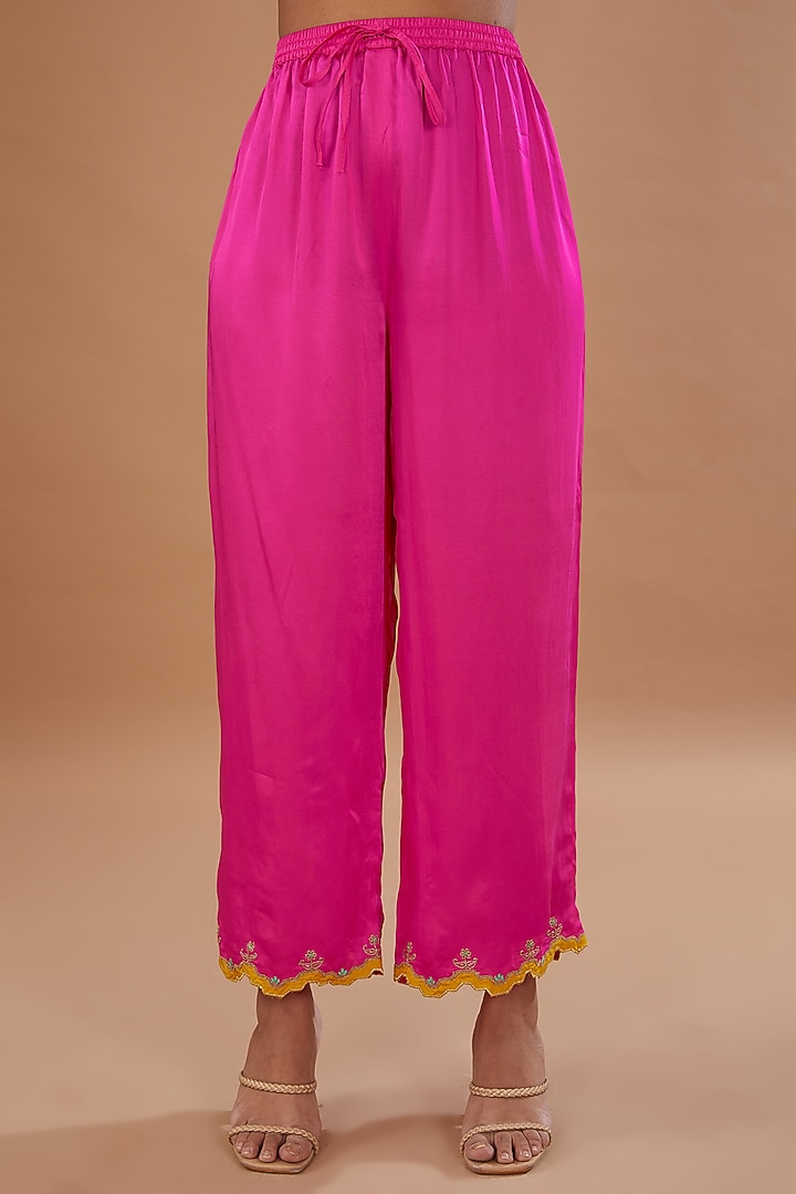 Jester Red Crepe Printed & Embroidered Kurta Set by Raji ramniq at Pernia's Pop Up Shop