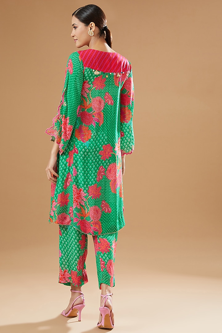 Green Crepe Embroidered & Printed Kurta Set by Raji ramniq at Pernia's Pop Up Shop