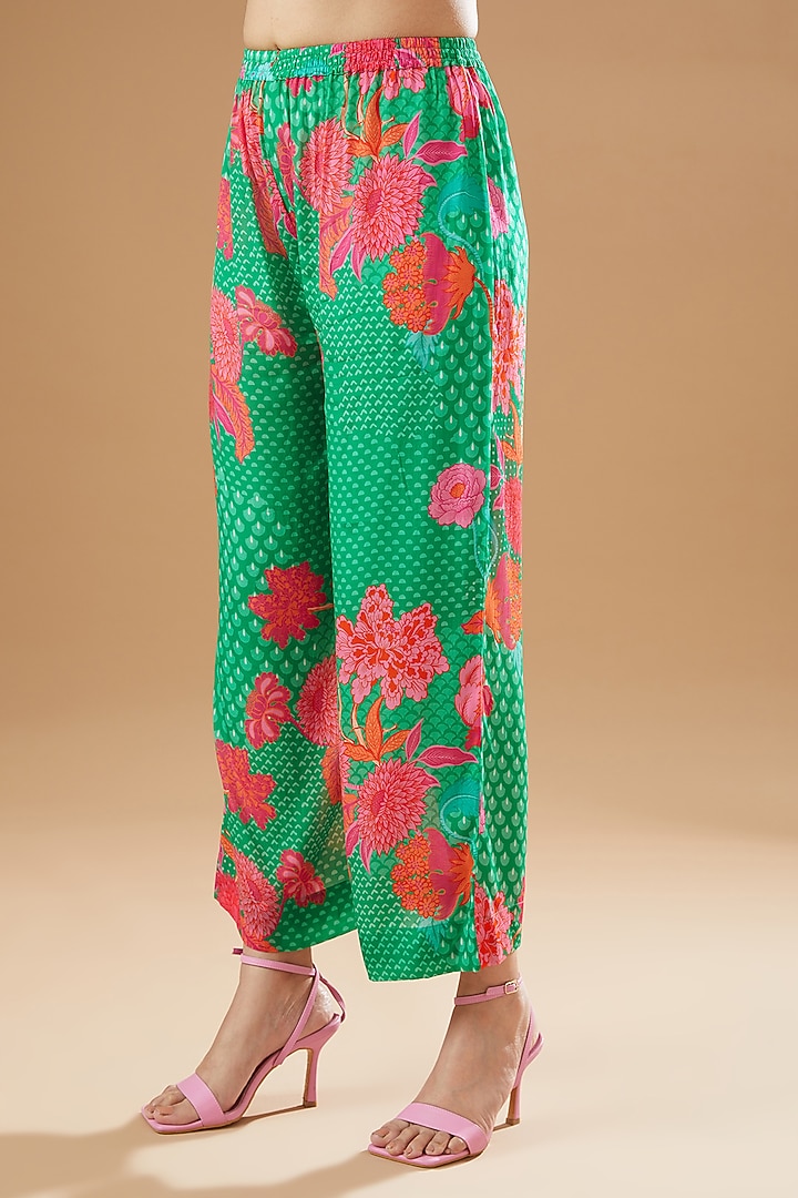Green Crepe Embroidered & Printed Kurta Set by Raji ramniq at Pernia's Pop Up Shop