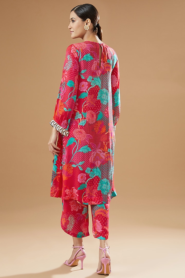 Jaster Red Crepe Embroidered & Printed Kurta Set by Raji ramniq at Pernia's Pop Up Shop