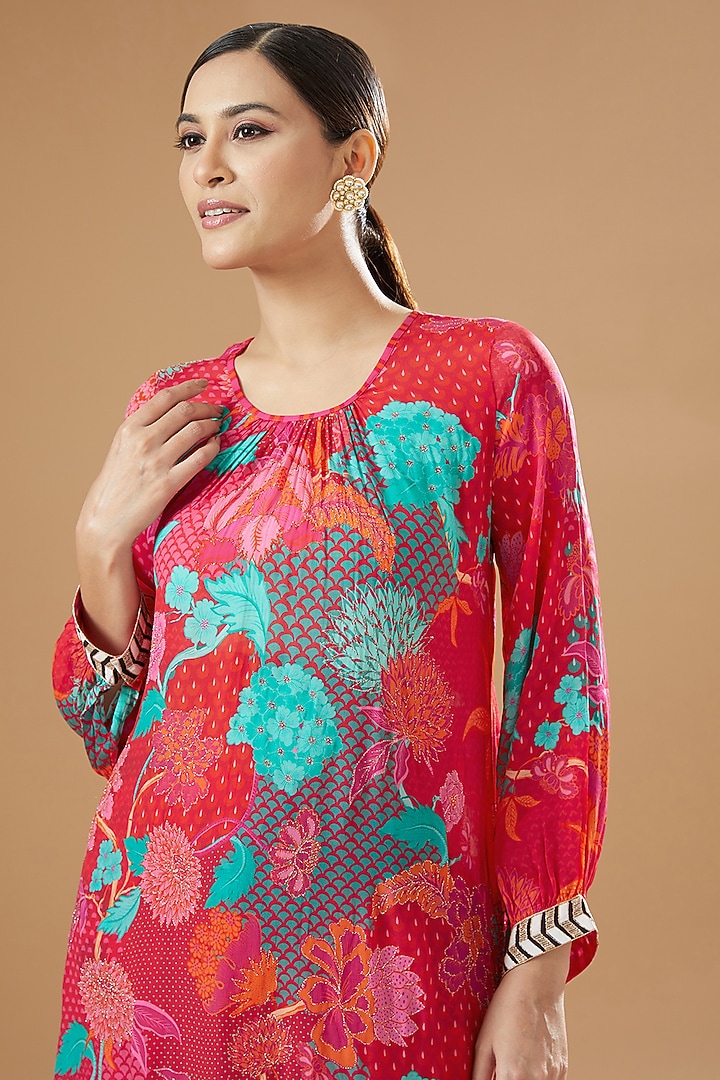 Jaster Red Crepe Embroidered & Printed Kurta Set by Raji ramniq at Pernia's Pop Up Shop