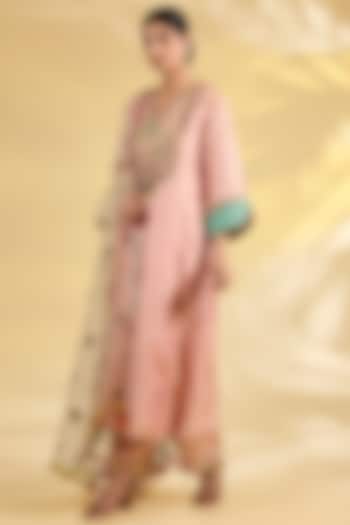 Pink Tissue Silk Hand Embroidered Kurta Set by Raji Ramniq at Pernia's Pop Up Shop