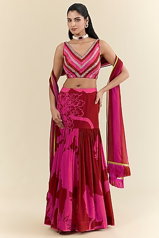 Red & Pink Crepe Printed Lehenga Set by Raji ramniq