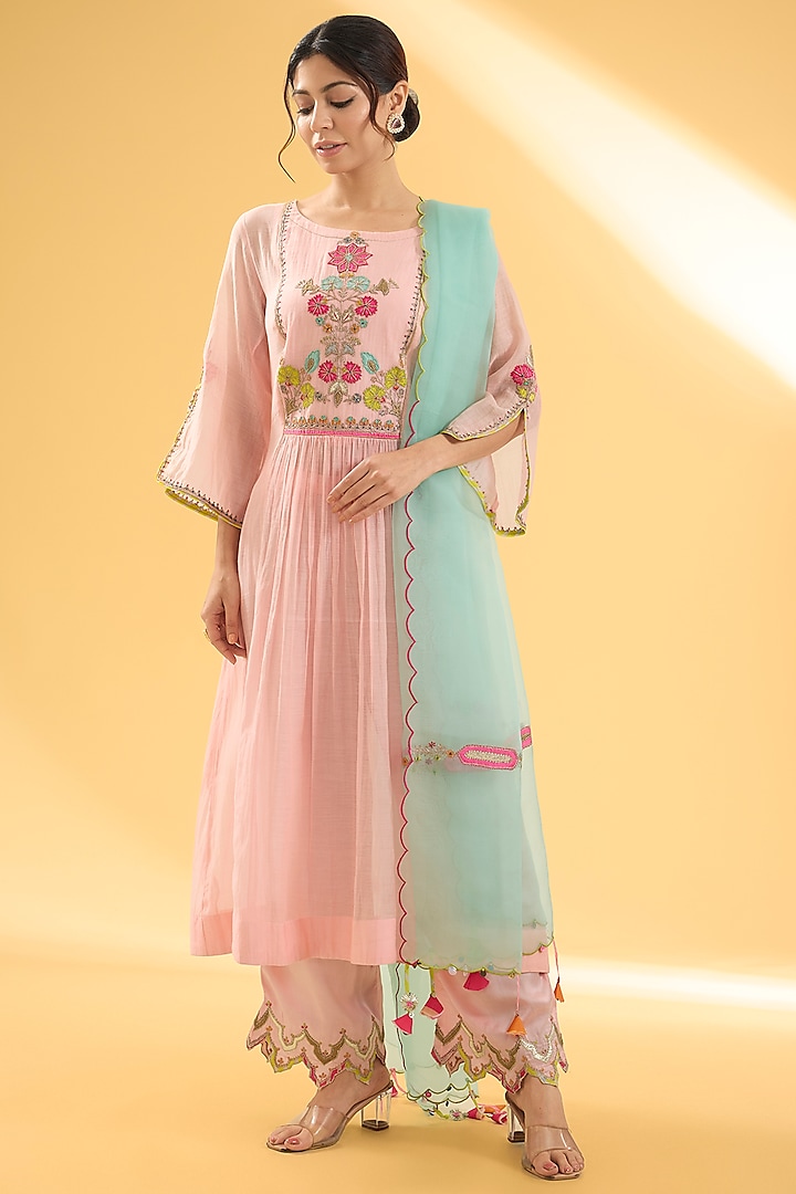 Nude Pink Chanderi Floral & Applique Embroidered Kurta Set by Raji ramniq at Pernia's Pop Up Shop