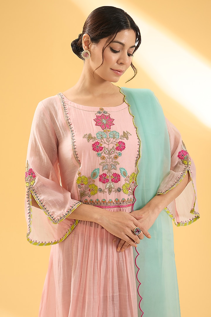 Nude Pink Chanderi Floral & Applique Embroidered Kurta Set by Raji ramniq at Pernia's Pop Up Shop