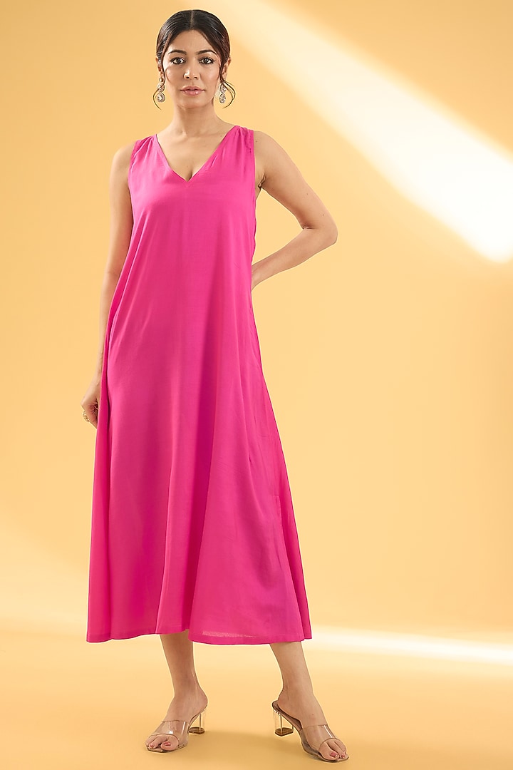 Red & Magenta Crepe Floral Motif Hand Embroidered Kaftan Dress by Raji ramniq at Pernia's Pop Up Shop