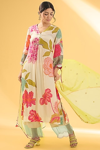 Multi-Colored Crepe Floral Printed Kurta Set by Raji ramniq
