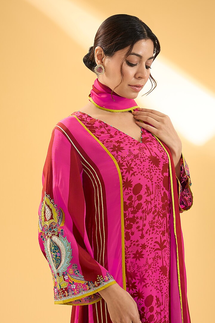 Red & Magenta Crepe Printed Kurta Set by Raji ramniq at Pernia's Pop Up Shop