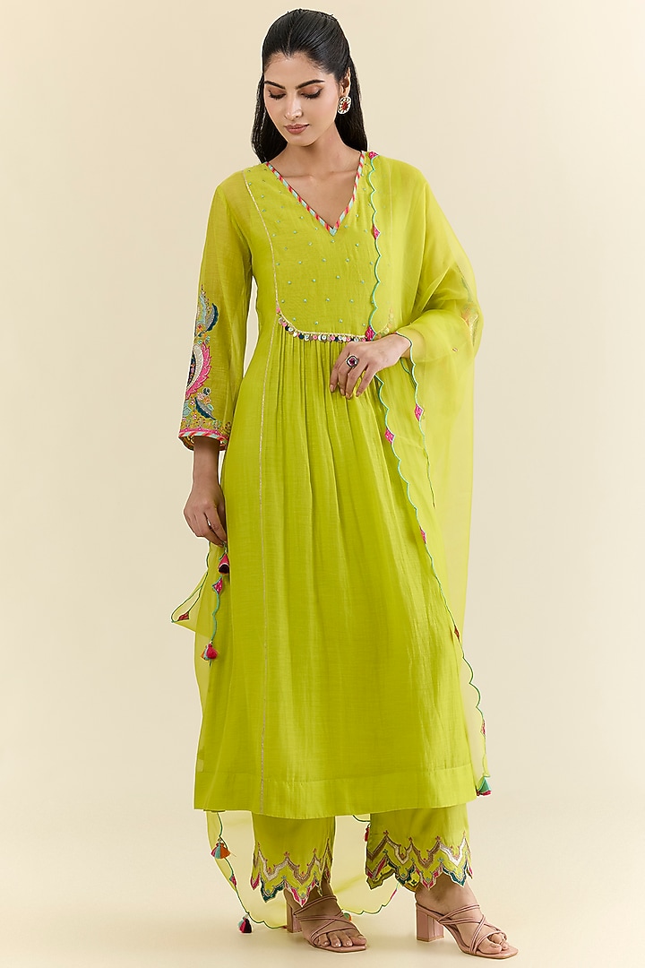 Green Chanderi & Modal Satin Hand Embroidered Kurta Set by Raji ramniq at Pernia's Pop Up Shop