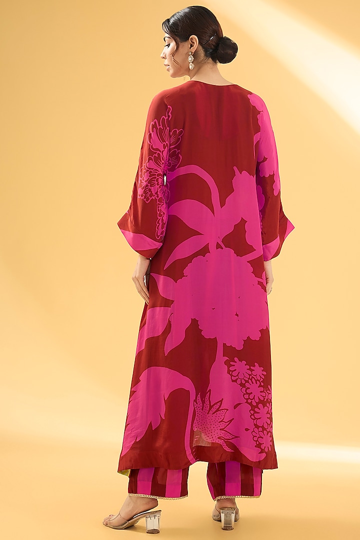 Red Crepe & Organza Floral Embroidered Kurta Set by Raji ramniq at Pernia's Pop Up Shop