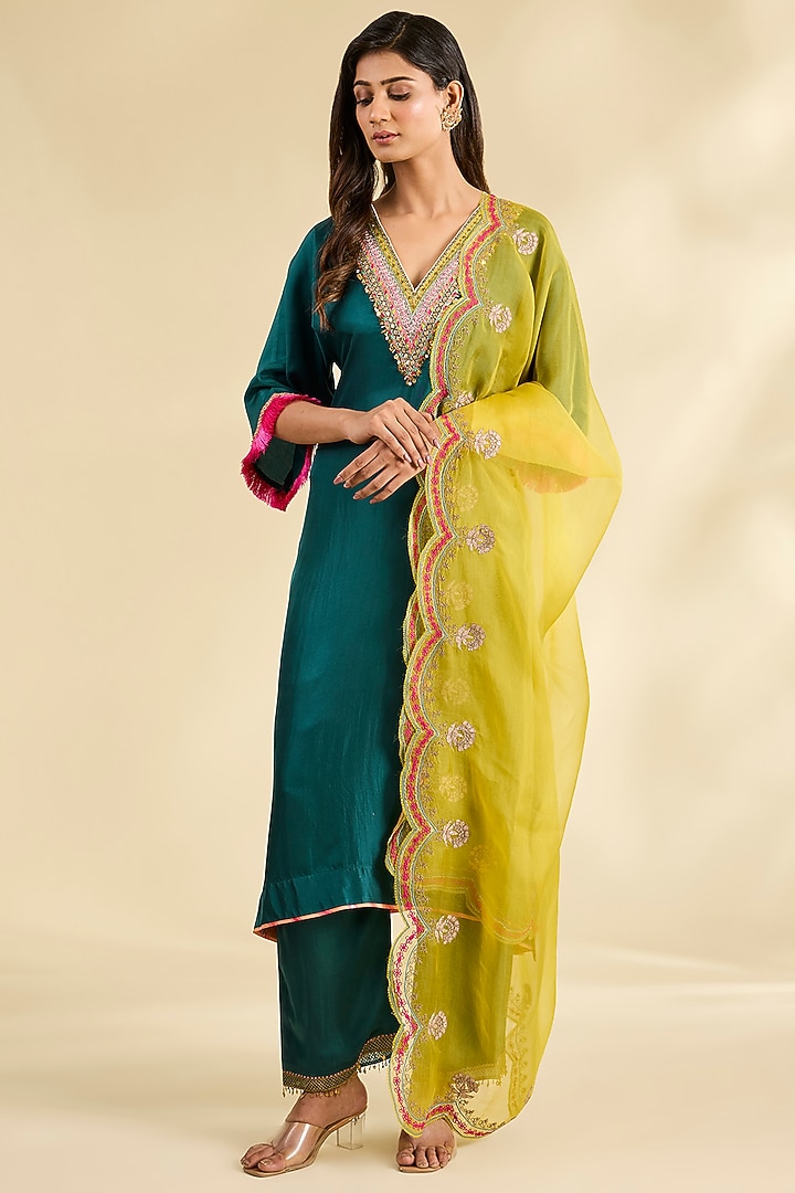 Green Twill Silk & Modal Satin Embellished Kaftan Kurta Set by Raji ramniq at Pernia's Pop Up Shop