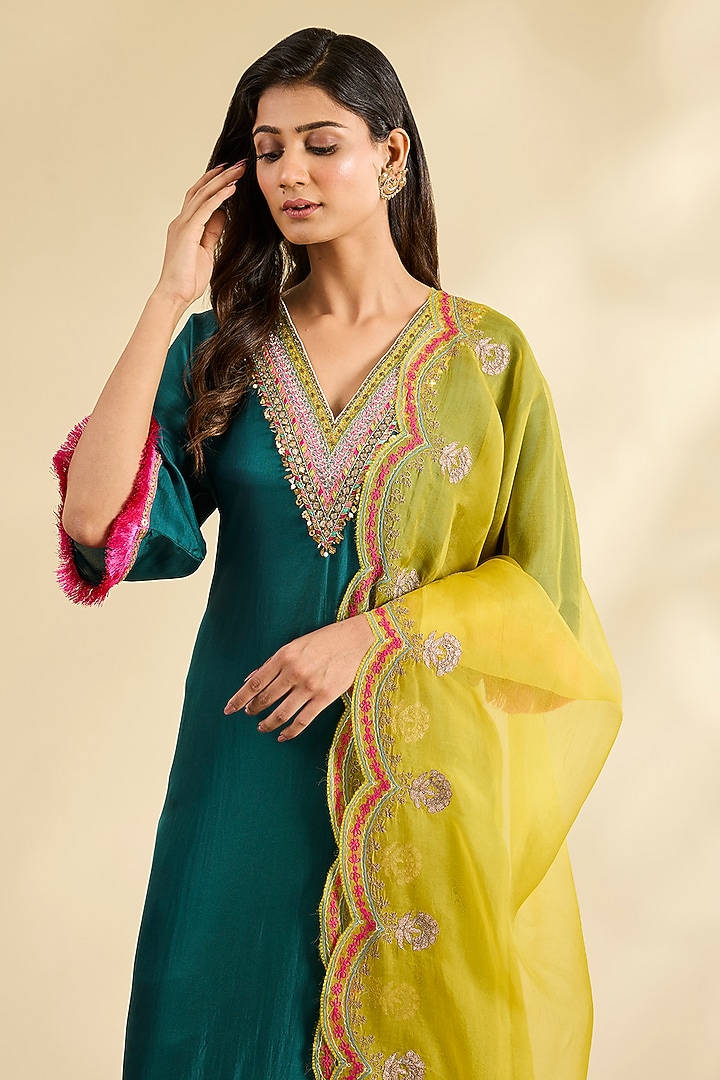 Green Twill Silk & Modal Satin Embellished Kaftan Kurta Set by Raji ramniq at Pernia's Pop Up Shop