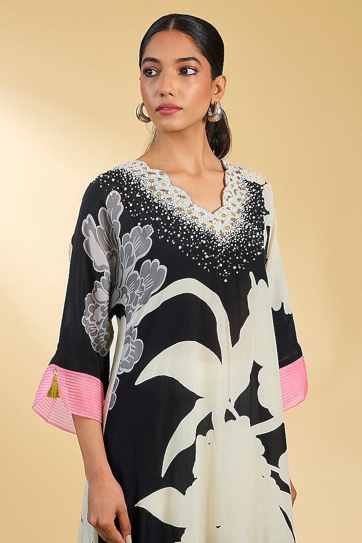 Black Crepe Printed & Embroidered Kurta Set by Raji Ramniq at Pernia's Pop Up Shop