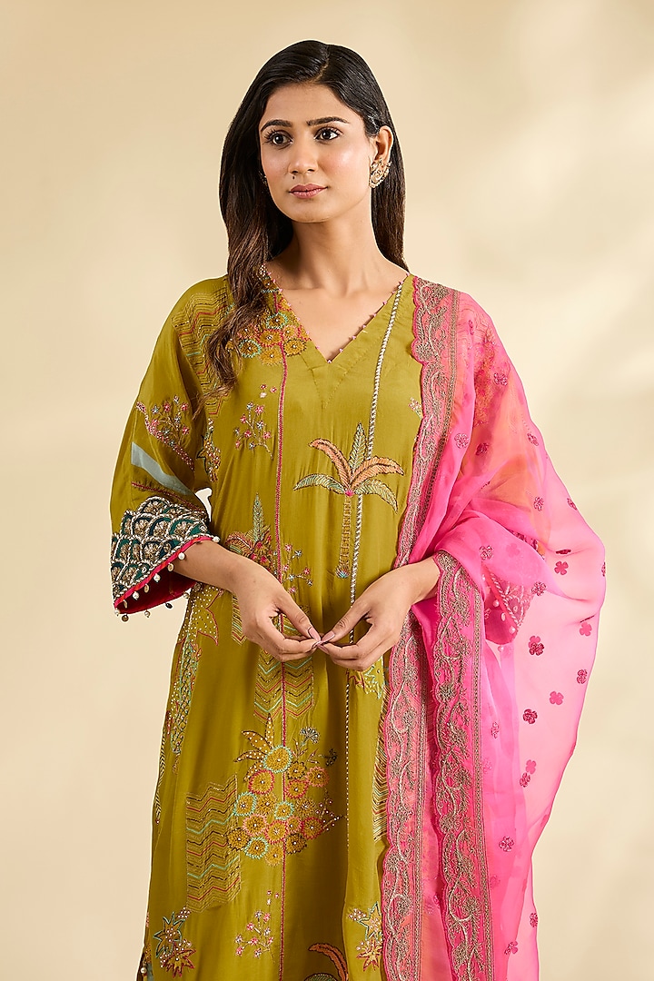 Yellow Crepe Floral Printed & Hand Embroidered Kaftan Kurta Set by Raji ramniq at Pernia's Pop Up Shop