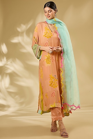Peach Crepe Printed & Embroidered Kaftan Set by Raji ramniq