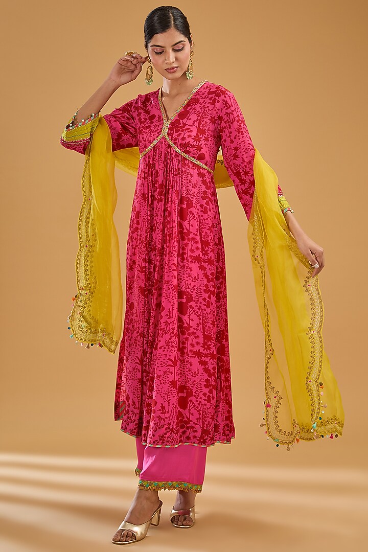 Hot Pink Crepe Printed & Embroidered Kurta Set by Raji Ramniq at Pernia's Pop Up Shop