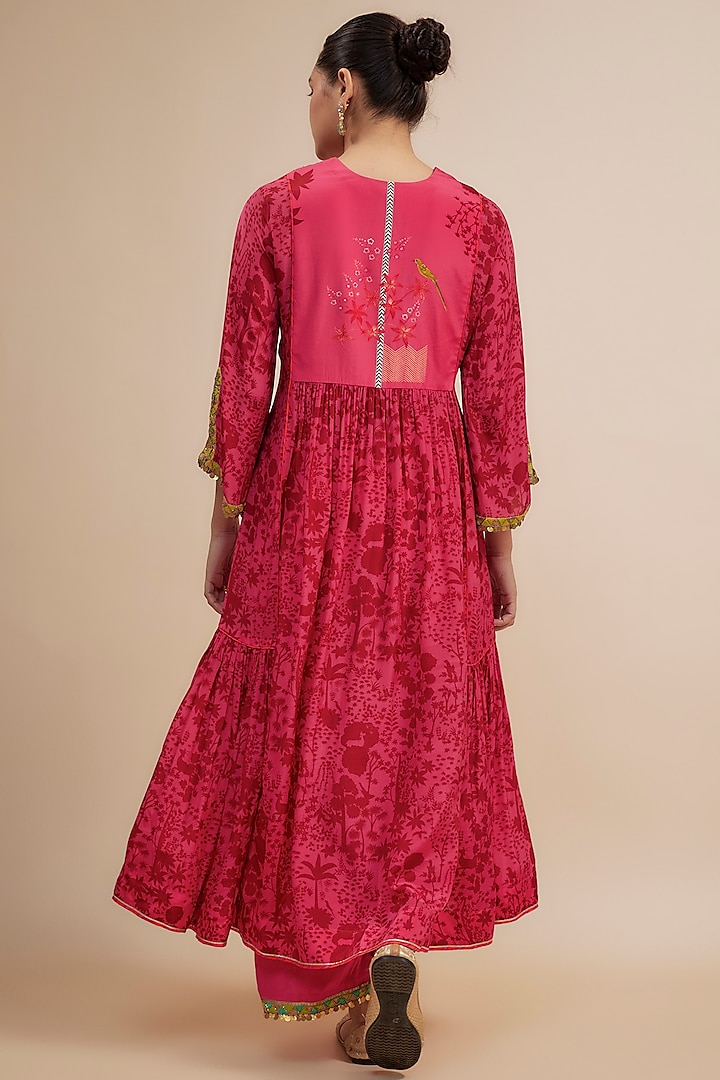 Hot Pink & Red Crepe Digital Printed Kurta Set by Raji ramniq at Pernia's Pop Up Shop