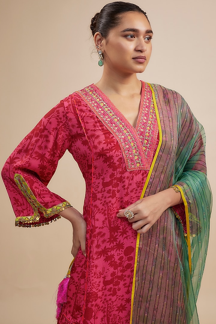 Hot Pink & Red Crepe Digital Printed Kurta Set by Raji ramniq at Pernia's Pop Up Shop