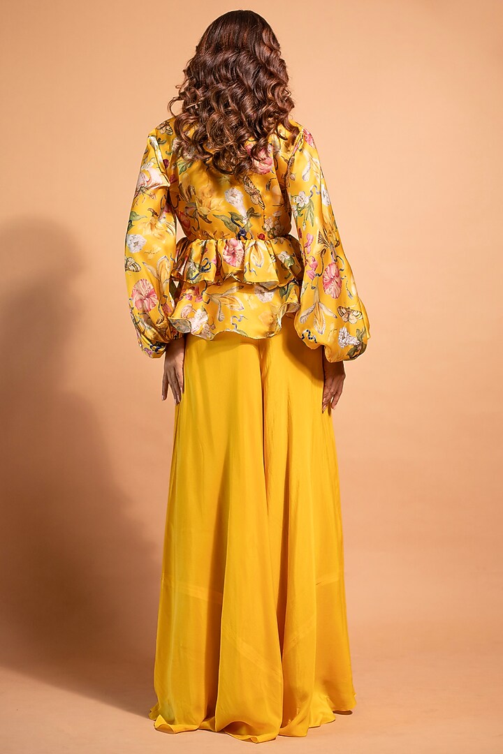 Yellow Pure Satin Organza & Crepe Pant Set by RIDDHI JAIN LABEL at Pernia's Pop Up Shop